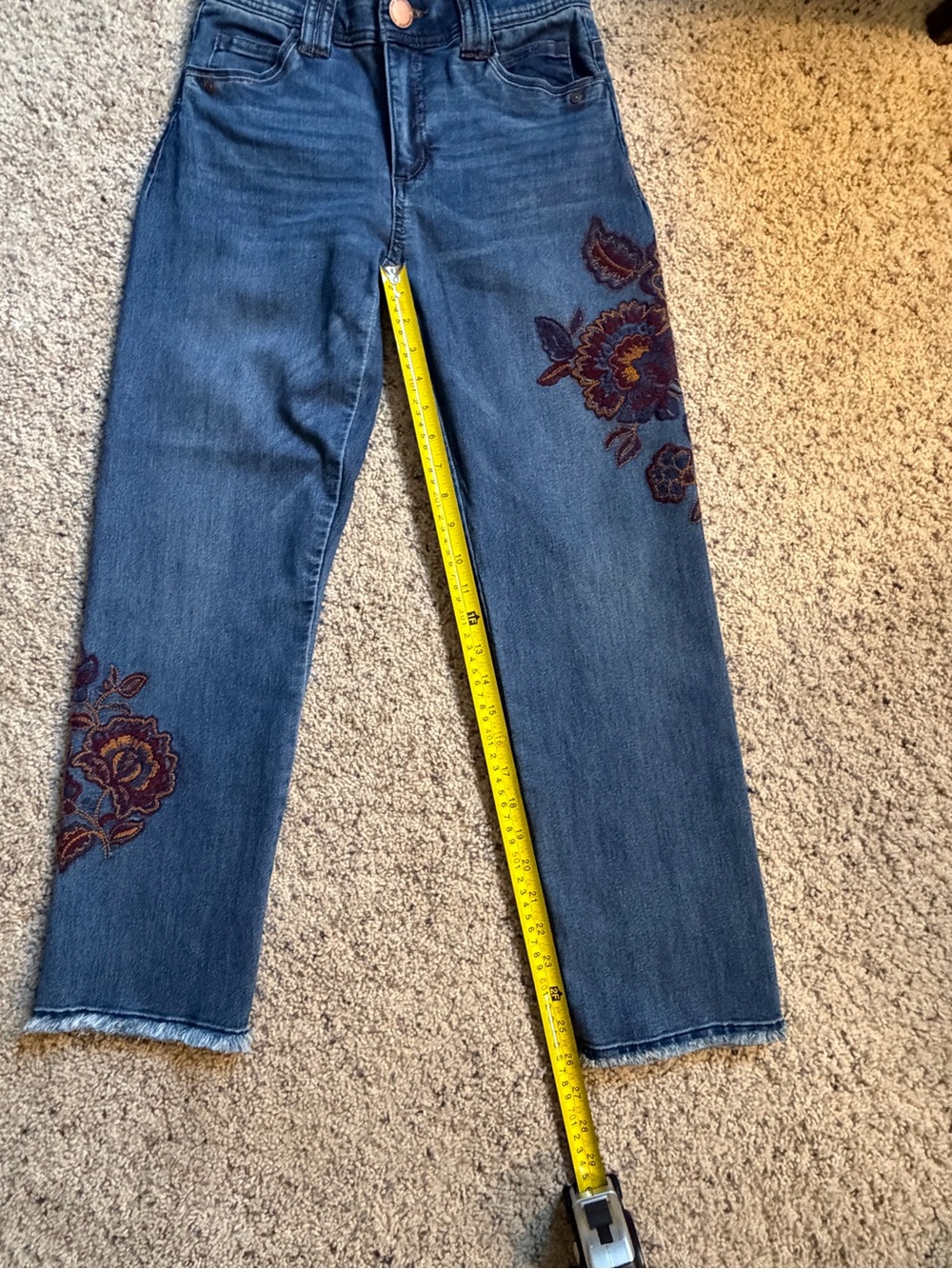 Democracy Ab Technology Medium Blue Cropped Jeans with Floral Embroidery Sz 2 - Picture 11 of 11